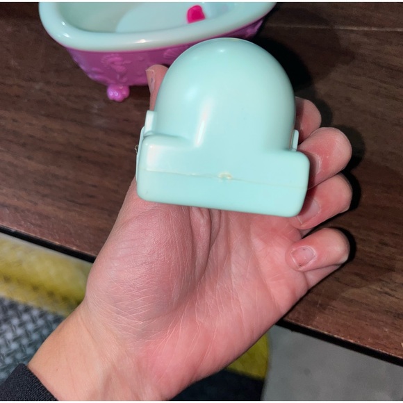 KOOSHIE KOOS ACCESSORIES - Picture 3 of 11